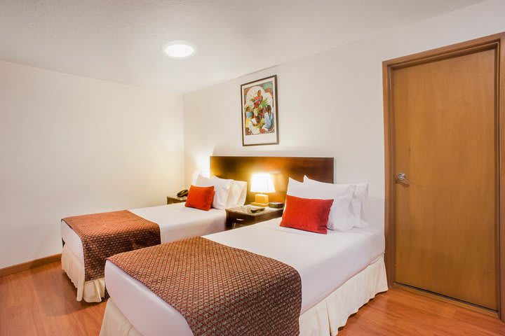 Superior twin guest room