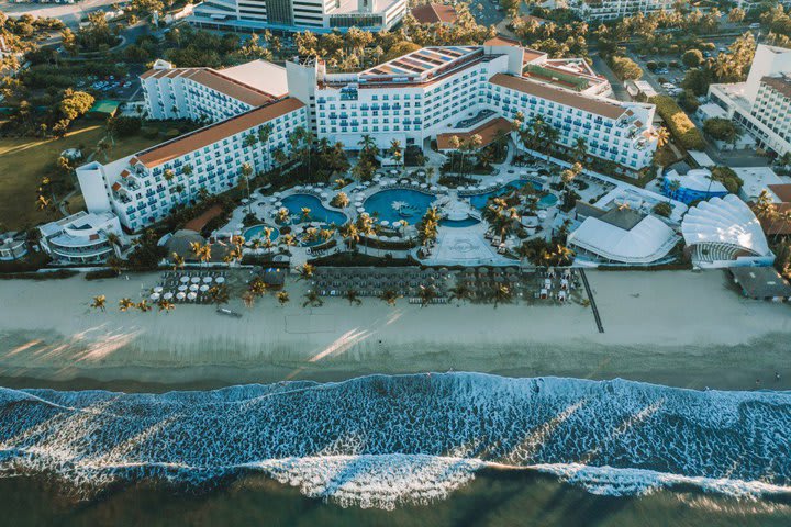 Panoramic view of the hotel