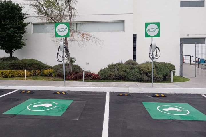 Charging station for electric cars