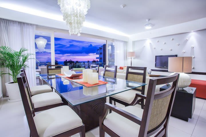 2 bedroom luxury ocean view kids eat & stay free