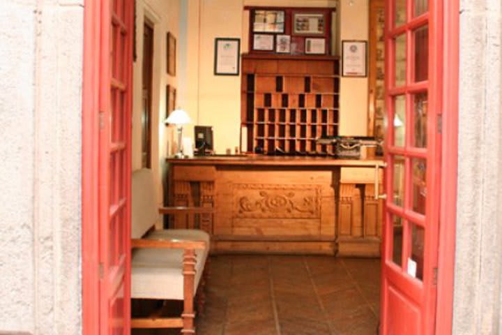 Front desk at Hotel Casa de la Palma in Puebla
