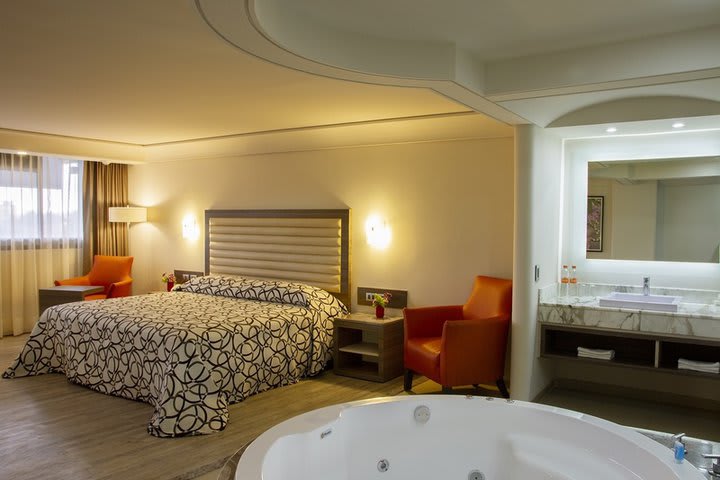 Suite Deluxe, 1 cama de matrimonio grande, no fumadores, bañera de hidromasaje