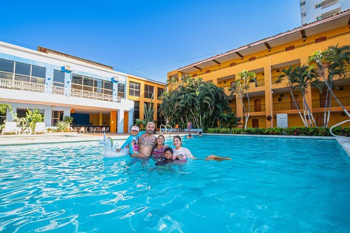 La piscina cuenta con chapoteadero