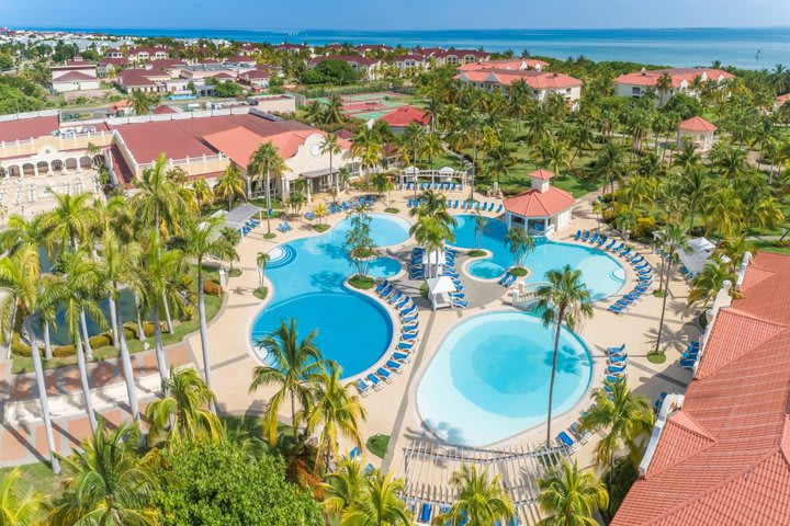 Vista panorámica de las piscinas