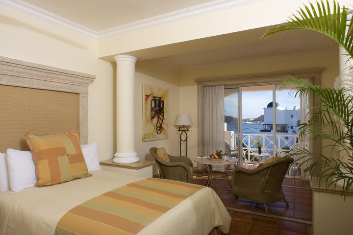 Junior suite at the Pueblo Bonito Rose hotel in Los Cabos