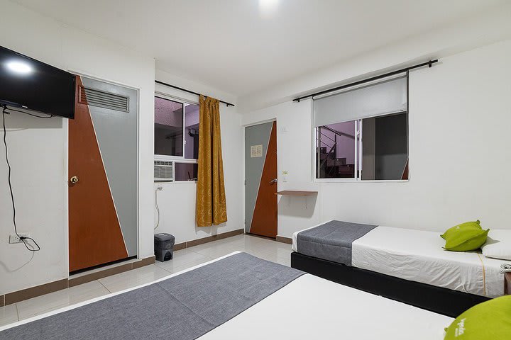 Triple guest room