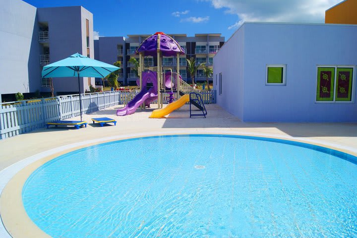 Piscina en el club de niños