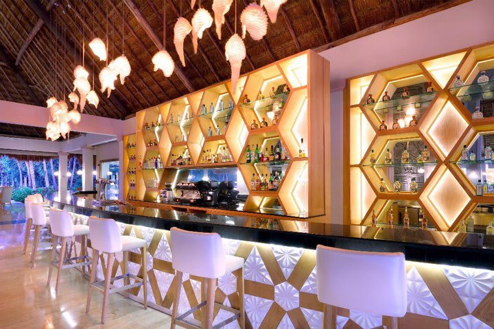 Lobby bar