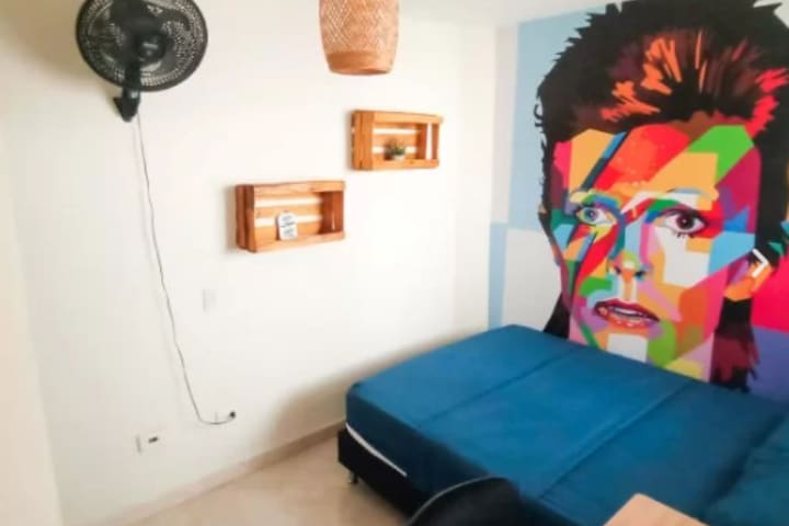 David Bowie guest room