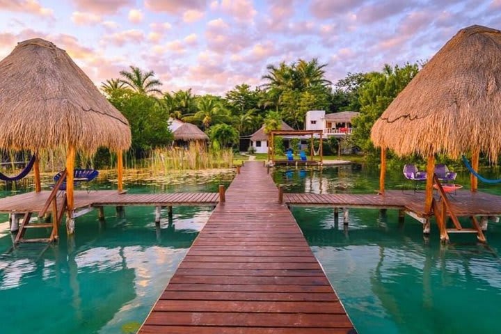 Hotel a la orilla de la laguna