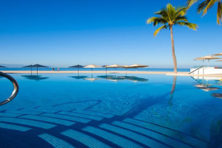 Piscina frente al mar