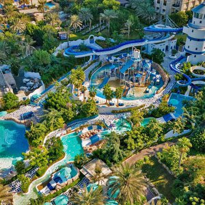 Le Méridien Mina Seyahi Beach Resort & Waterpark