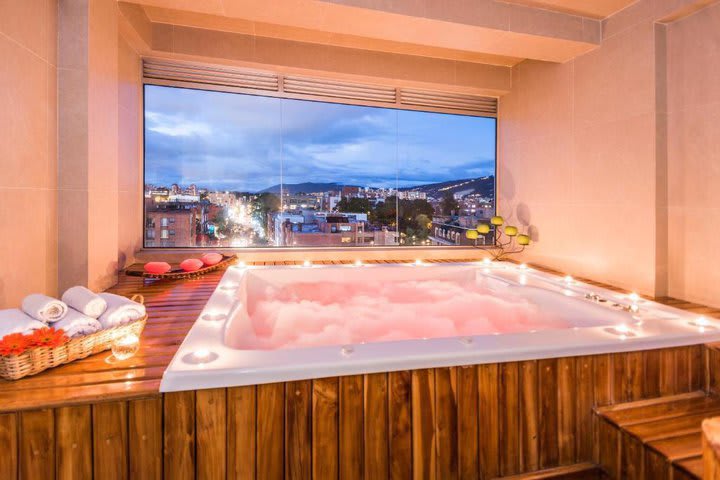 Some rooms have a Jacuzzi