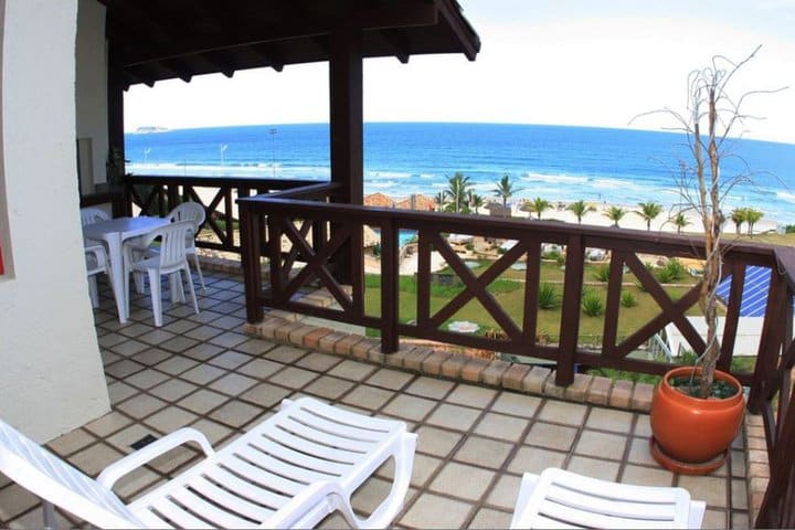 Villa con terraza y vista al mar en el hotel Costão do Santinho Resort Golf SPA