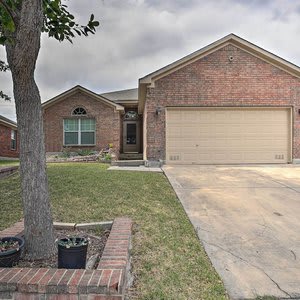 San Antonio Family Home ~ 16 Mi to Downtown!