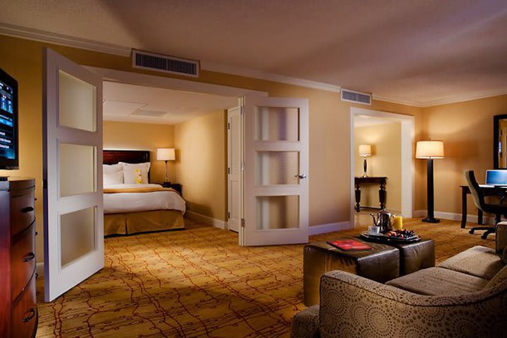 Marriott Riverwalk ofrece 500 lujosas habitaciones en San Antonio