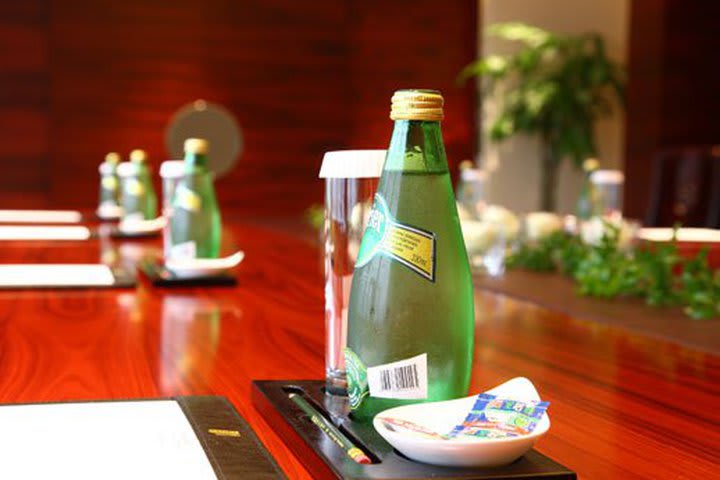 The Jin Jiang Tower hotel offers various amenities for your events