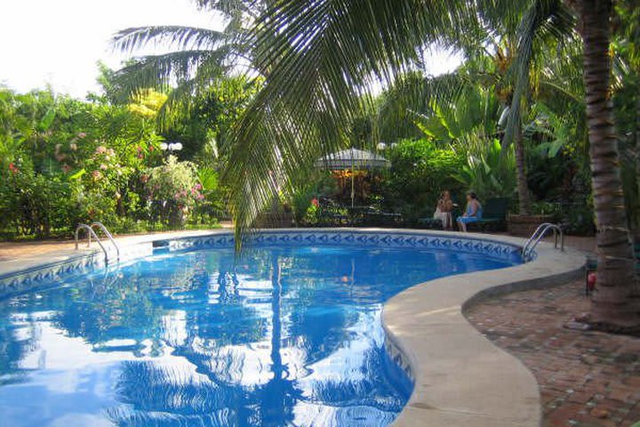 Swimming pool at Suites La Hacienda in Puerto Escondido