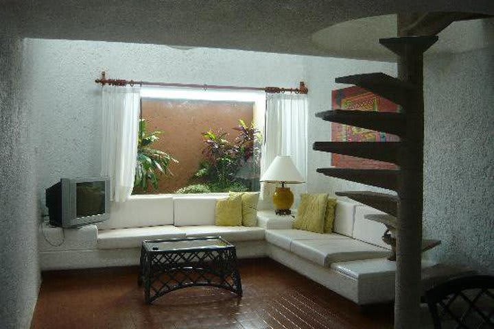 Villa Las Anclas has only 7 villa suites, hotel in Cozumel