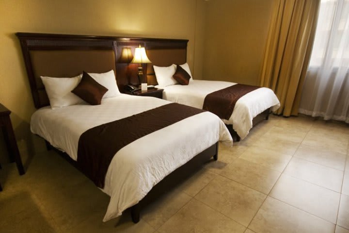 Standard room with two twin beds at the Expo Centro hotel in Colon