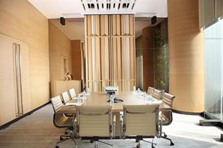 Organize your events in one of the meeting rooms at the Fraser Residence Shanghai