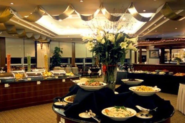 Best Western Shanghai New Century hotel offers two restaurants