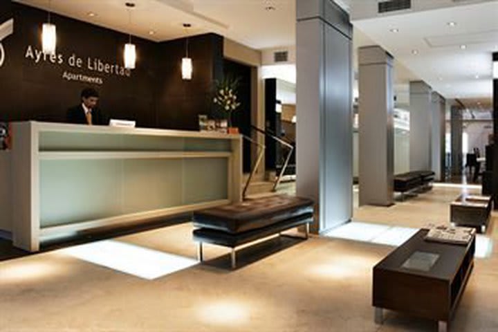 Recepción del hotel Ayres de Libertad en Buenos Aires