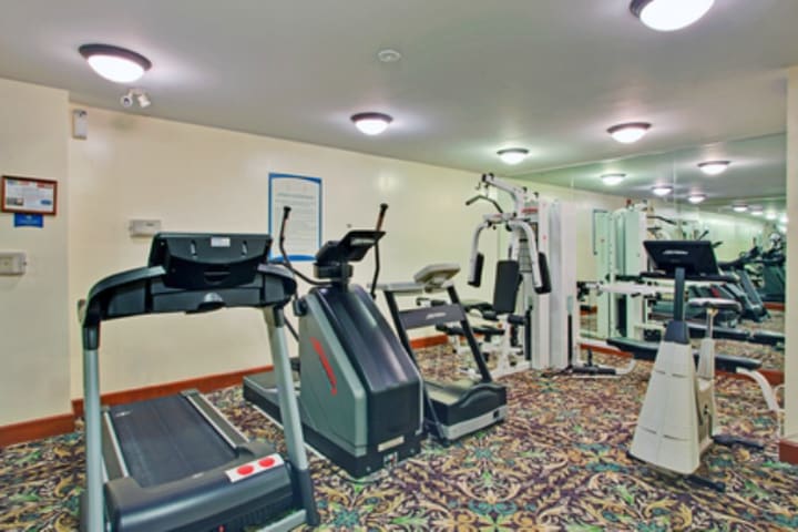 Fitness center at the Staybridge Suites Toronto – Markham