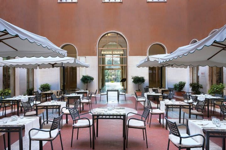 Il Chiostro restaurant at the Domus Mariae Palazzo Carpegna is outdoors