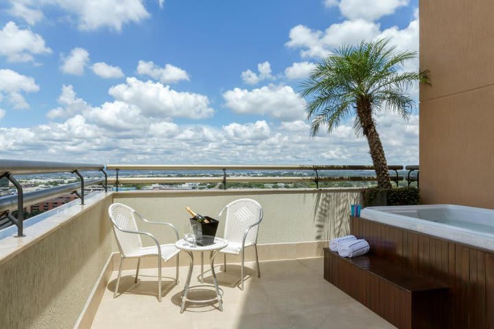 Terrace with Jacuzzi in a Grand level suite