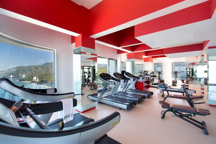 Hotel's fitness center