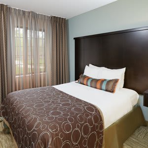 Staybridge Suites Chicago - Glenview, an IHG Hotel