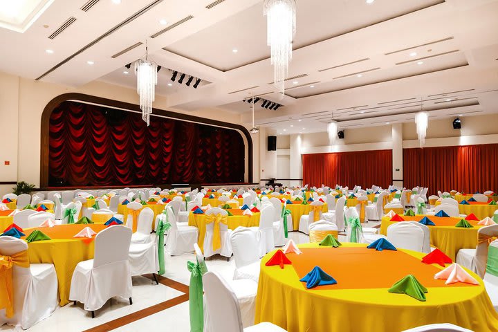 Salón con capacidad para 400 personas