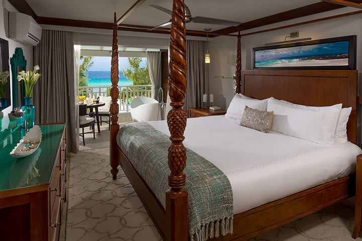 Img - Suite, 1 Bedroom, Ocean View (Beachfront Butler Suite with Balcony)