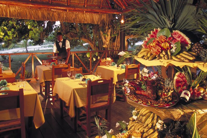 Restaurant with tropical atmosphere