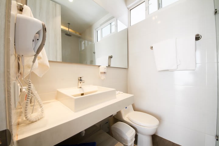 Baño de loft de dos dormitorios