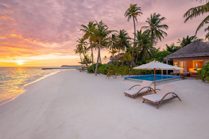 Sunset villa on the beach with pool