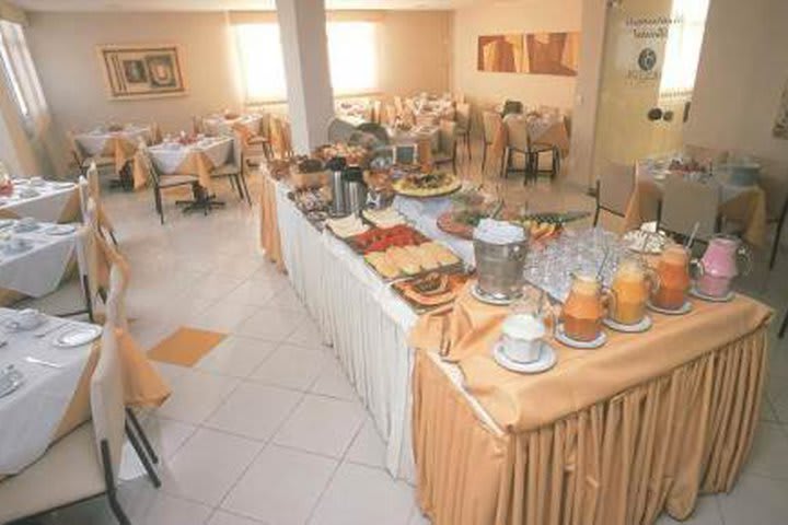 Se ofrece barra de desayunos en el hotel Bristol La Place en Belo Horizonte