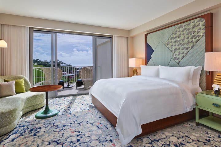 Img - Room, 1 King Bed, Non Smoking, Partial Ocean View (Balcony)
