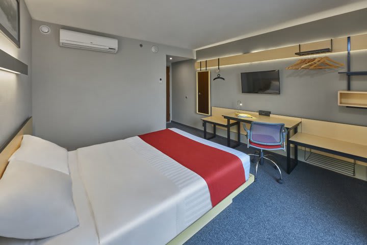 Habitación con una cama