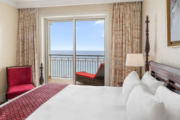 Img - Suite, 2 Bedrooms, Oceanfront