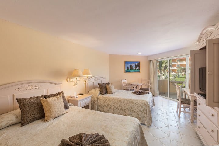 Double guest room with garden view