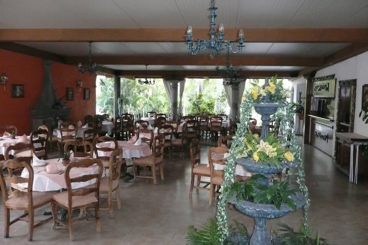 Restaurante bar El Farolito del Hotel Bajo el Volcán