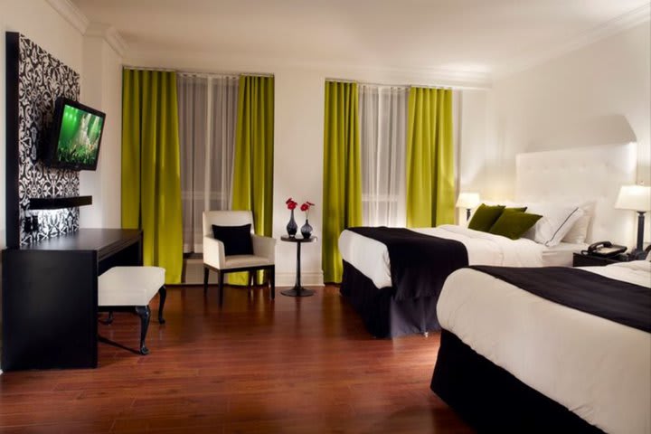 Hotel Victoria in Toronto has spacious guest rooms