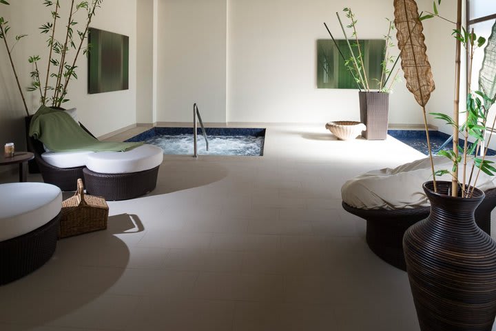 Hydrotherapy area in the Spa