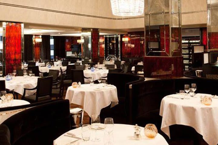 The restaurants at The Savoy have received famous writers and royalty members