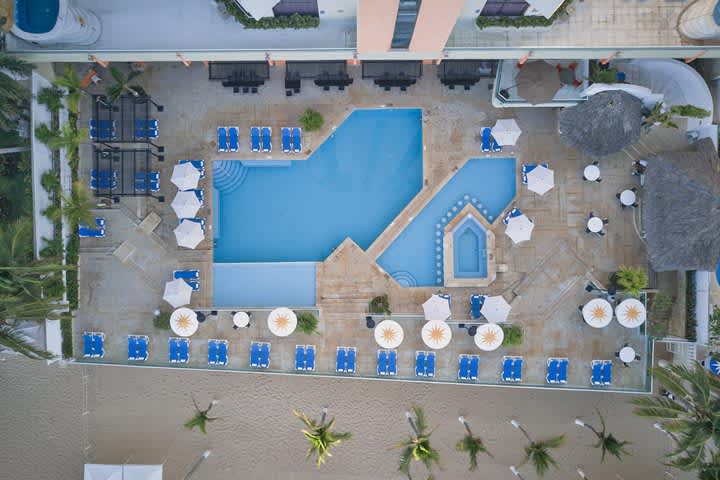 Vista aérea del área de la piscina