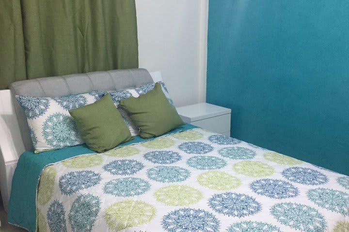 Habitación con cama matrimonial