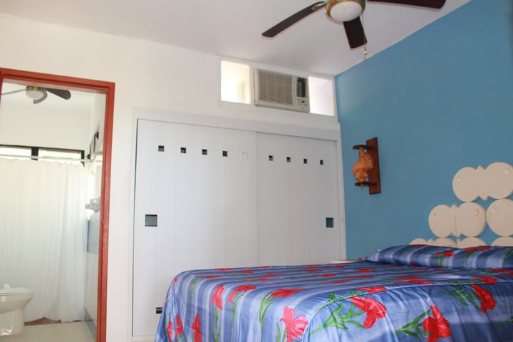 The rooms of the hotel Villa Kiin have ceiling fan