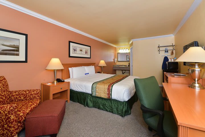 El hotel Americas Best Value Inn - San Francisco Airport cuenta con 23 habitaciones y suites